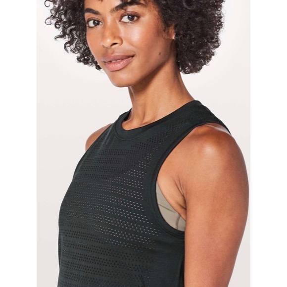 Lululemon Breeze By Muscle Tank II
Black / Black